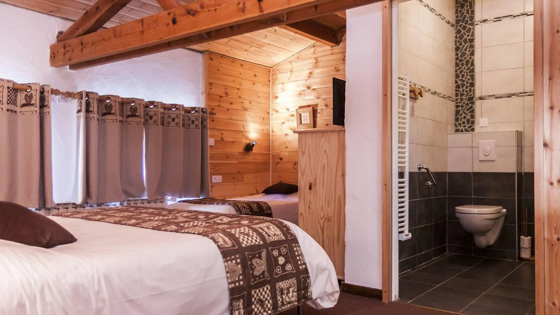 Hotel Spa L'Equipe Molines-en-Queyras 3*,