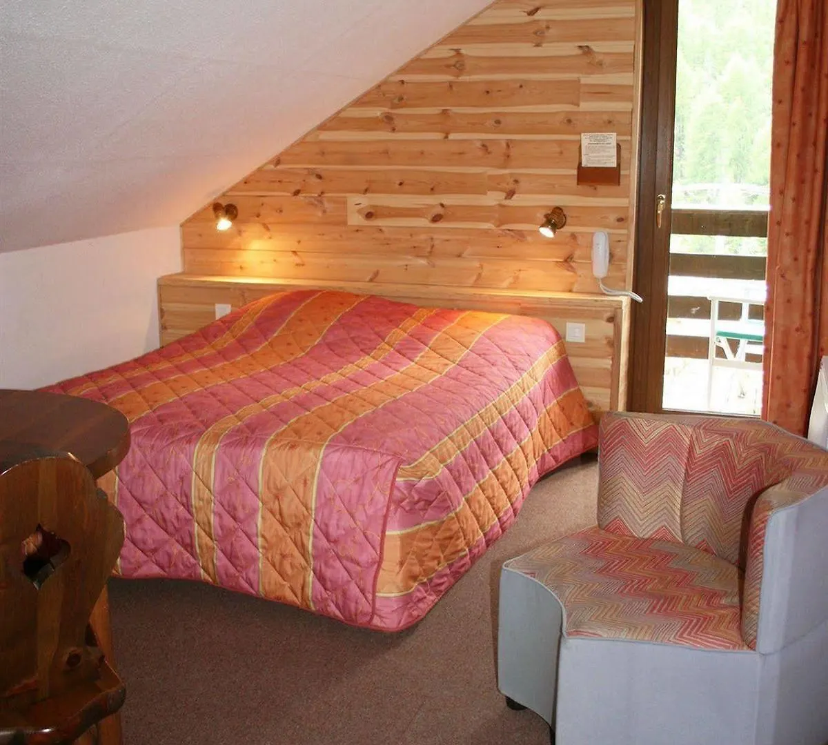 Hotel Spa L'Equipe Molines-en-Queyras 3*,